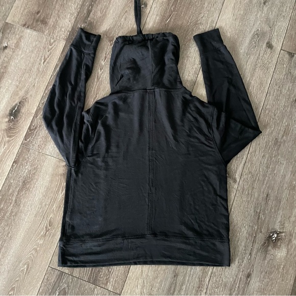Athleta Coaster Luxe Cowl Neck Pullover
Sweatshirt in Black Size Small - Picture 3 of 7
